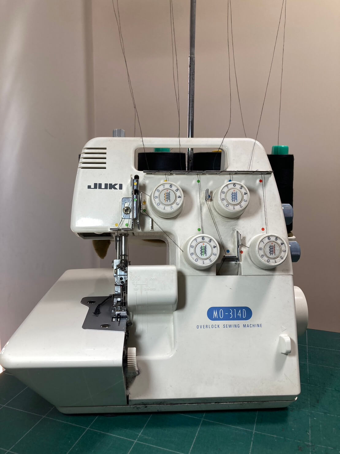 JUKI OVERLOCK SEWING MACHINEMO-314D